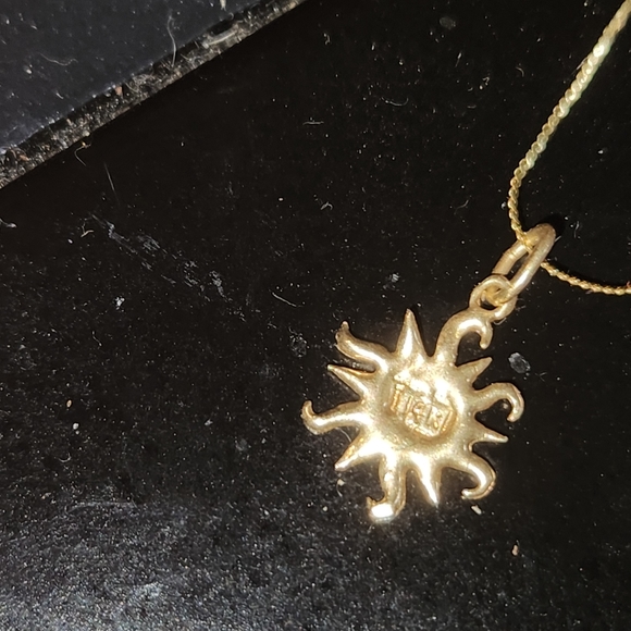 Solid Yellow Gold Sun Charm & Bracelet - Picture 9 of 9